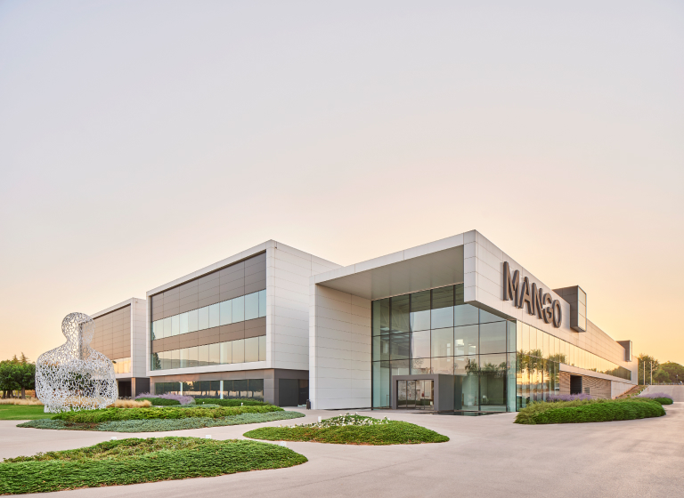 Mango passes the halfway point of the building works for its new  headquarters, which will connect to a green area of 22 hectares - Mango  Fashion Group